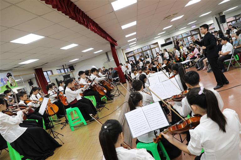 AB團演出